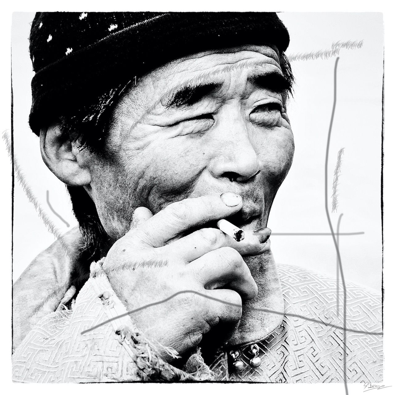 Ute Bruno pittura digitale ritratto in bianco e nero uomo asiatico con sigaretta e berretto