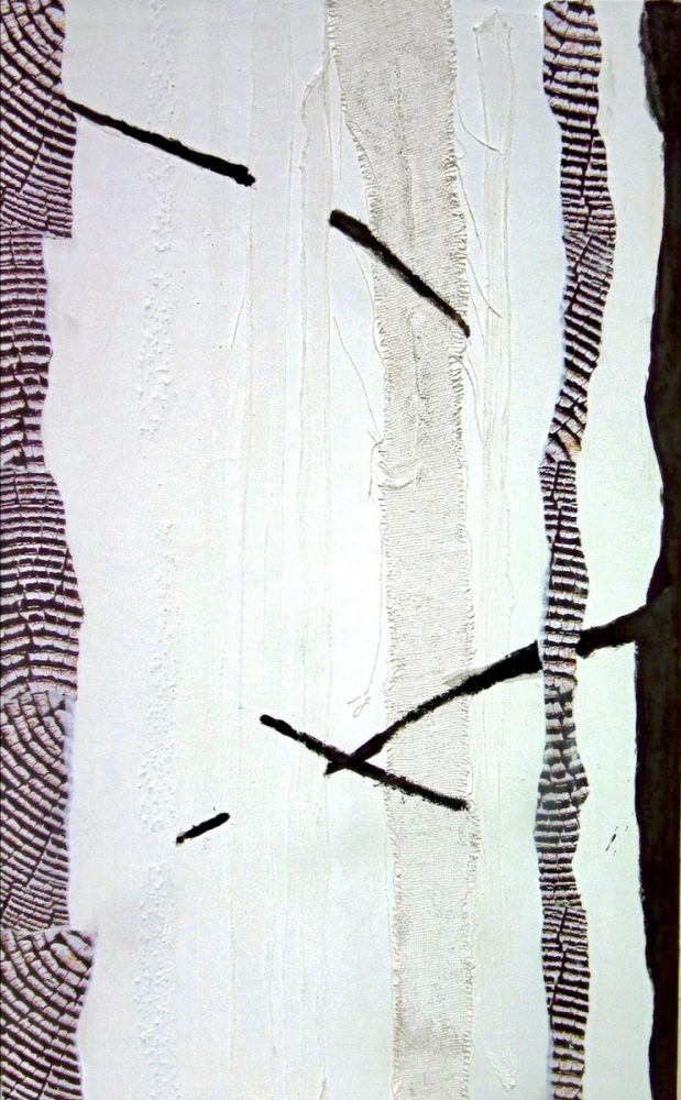 Ronny Cameron abstrakte Malerei Baumstamm Abdruck und Jute Streifen auf weißen Hintergrund
