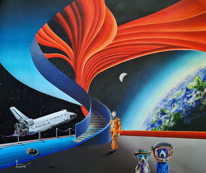 Olivier Lamboray's "The Belgian Odyssey" surrealistisches Gemälde zeigt ein Spaceshuttle mit surrealistischen Elementen, am Himmel die Erdkugel. Die überwiegenden Farben sind Violett, Blau und Rot.