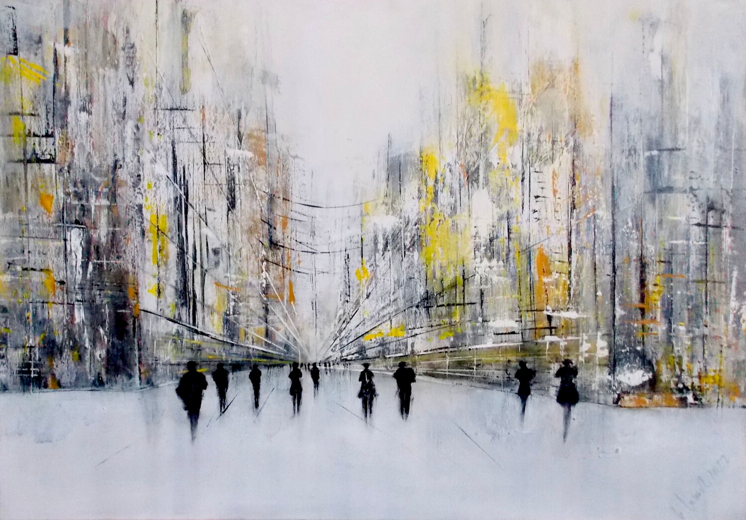 Cityscape 4" de Christa Haack Este cuadro abstracto metropolitano muestra siluetas de personas frente a un ambiente urbano. Es casi un cuadro en blanco y negro con los colores adicionales amarillo y naranja.