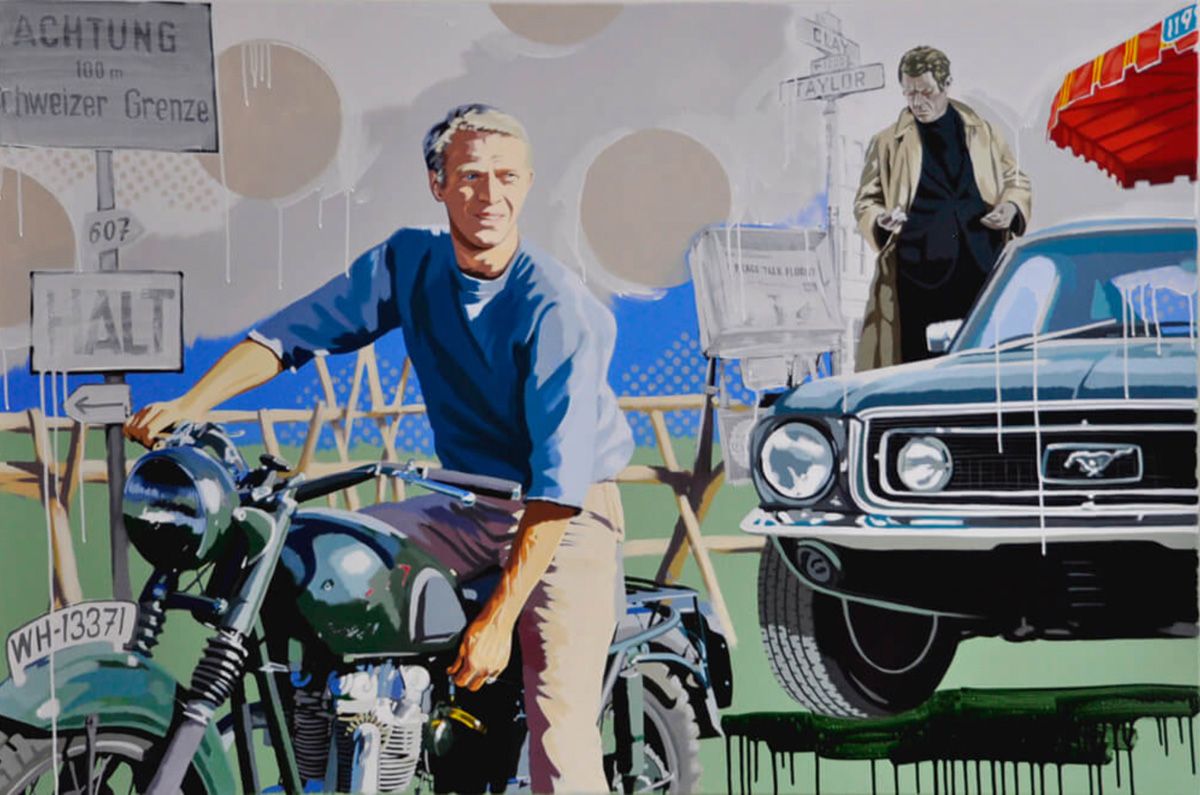 Jürgen Kuhl pittura collage Steve McQueen in moto e auto d'epoca