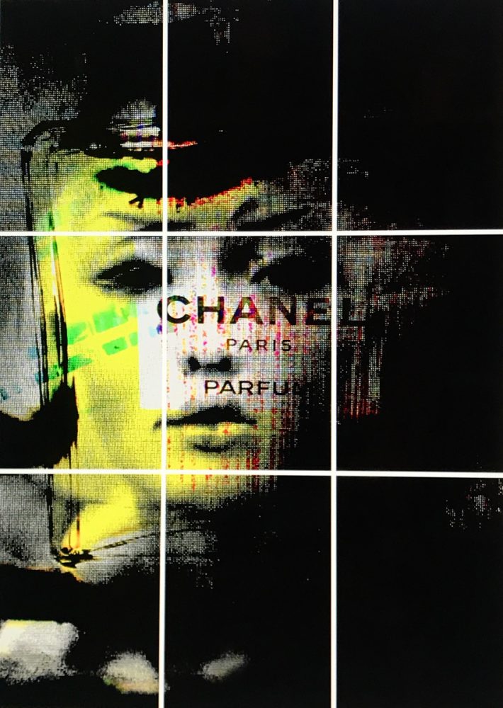 Manfred Vogelsänger fotografia astratta sovrapposta al profumo Chanel n. 5 e piastrelle con ritratto di donna