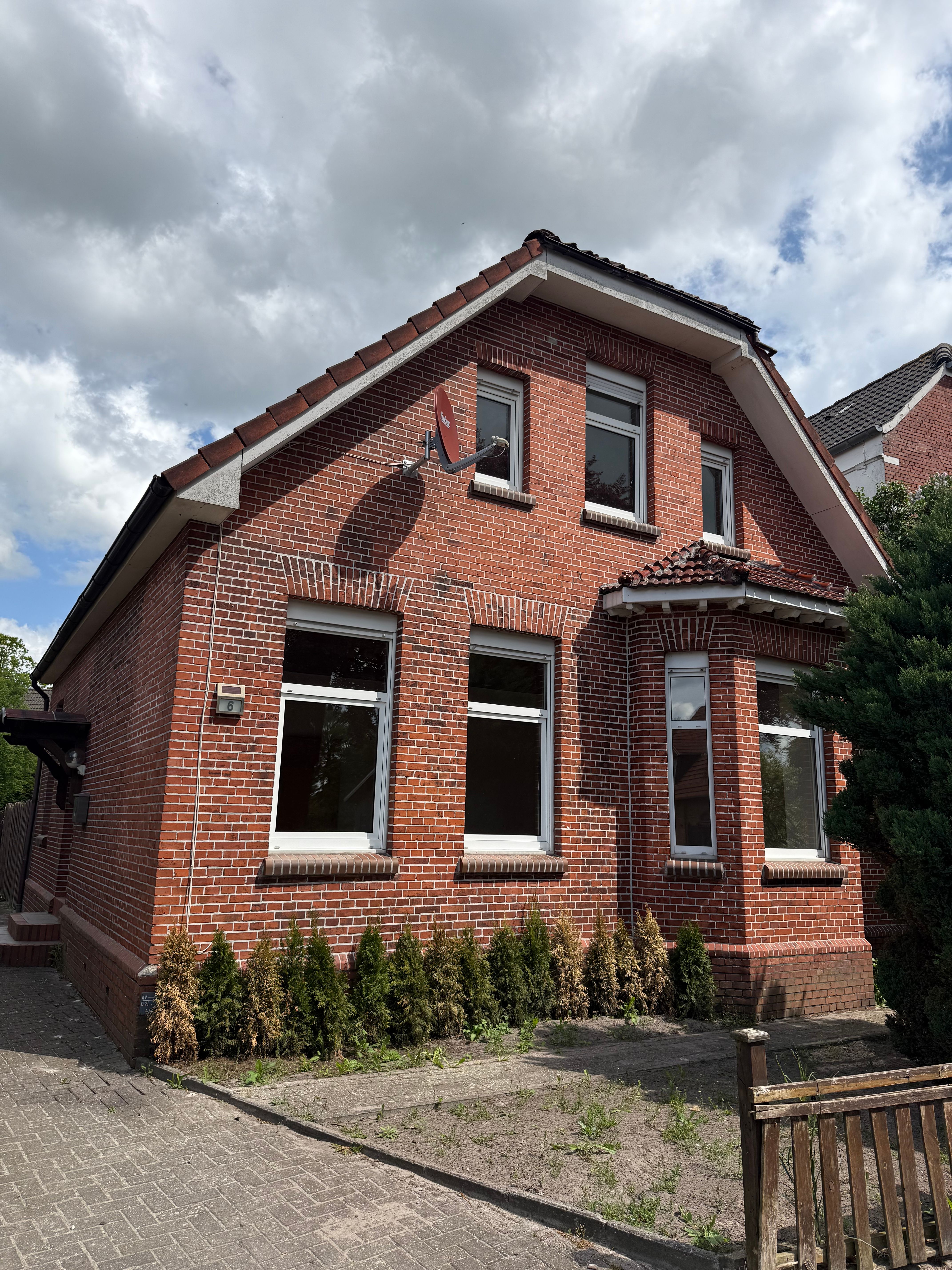 Am Bahnhof 6 