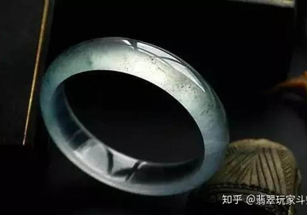 picture of jade bangle
