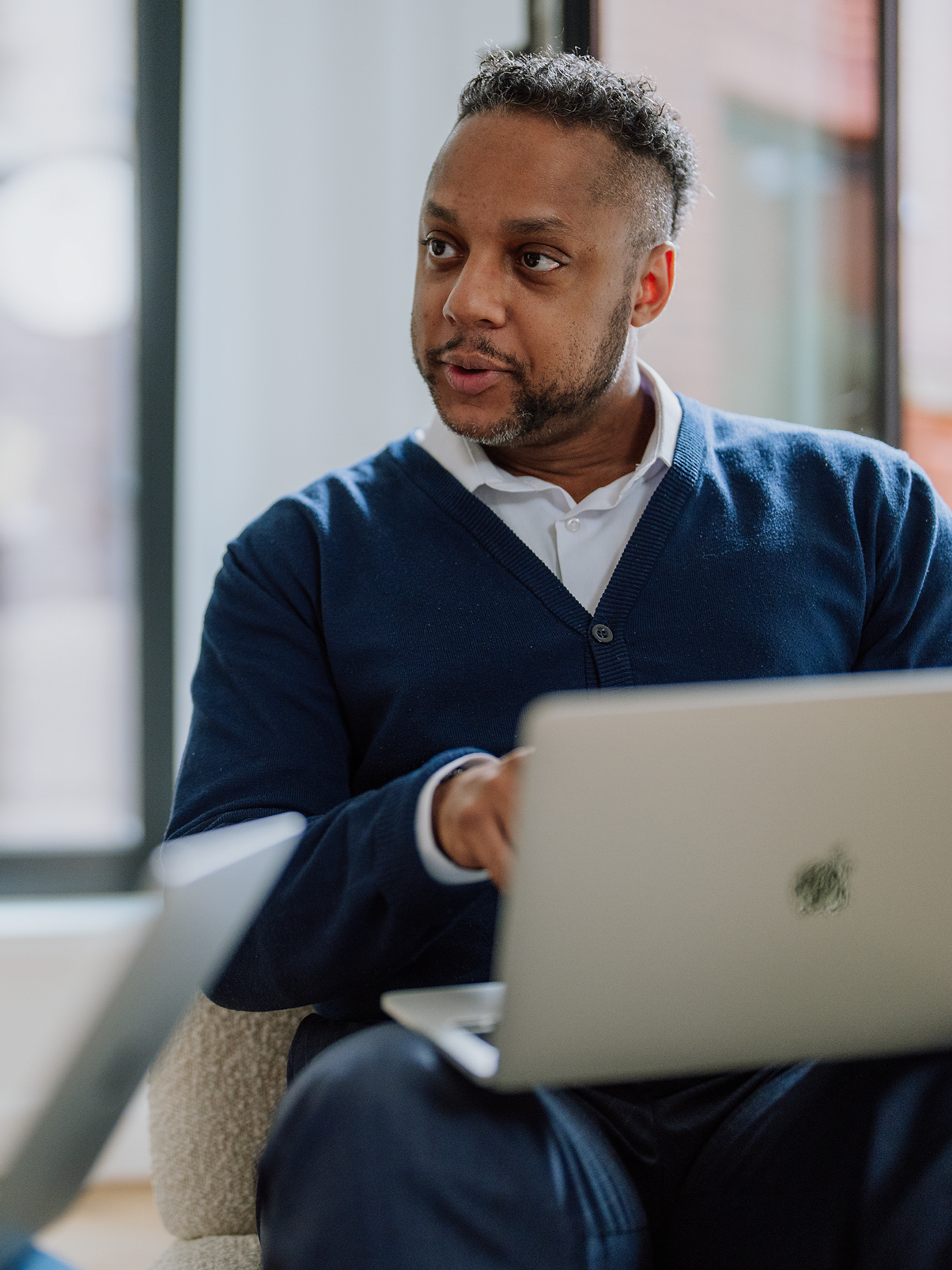 Rituals Business Analyst in a meeting