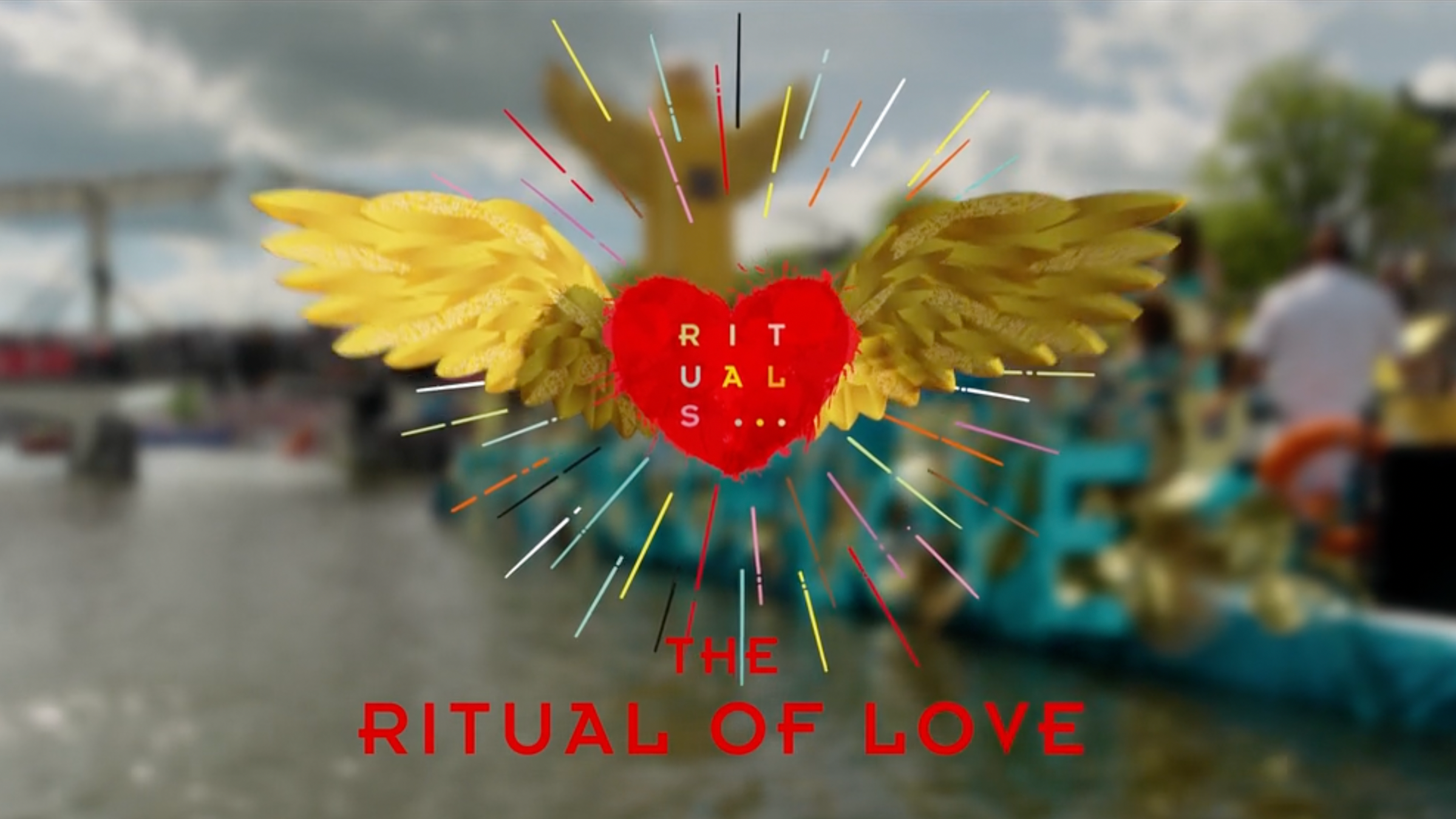 Barcă Pride cu angajați pe canalele din Amsterdam