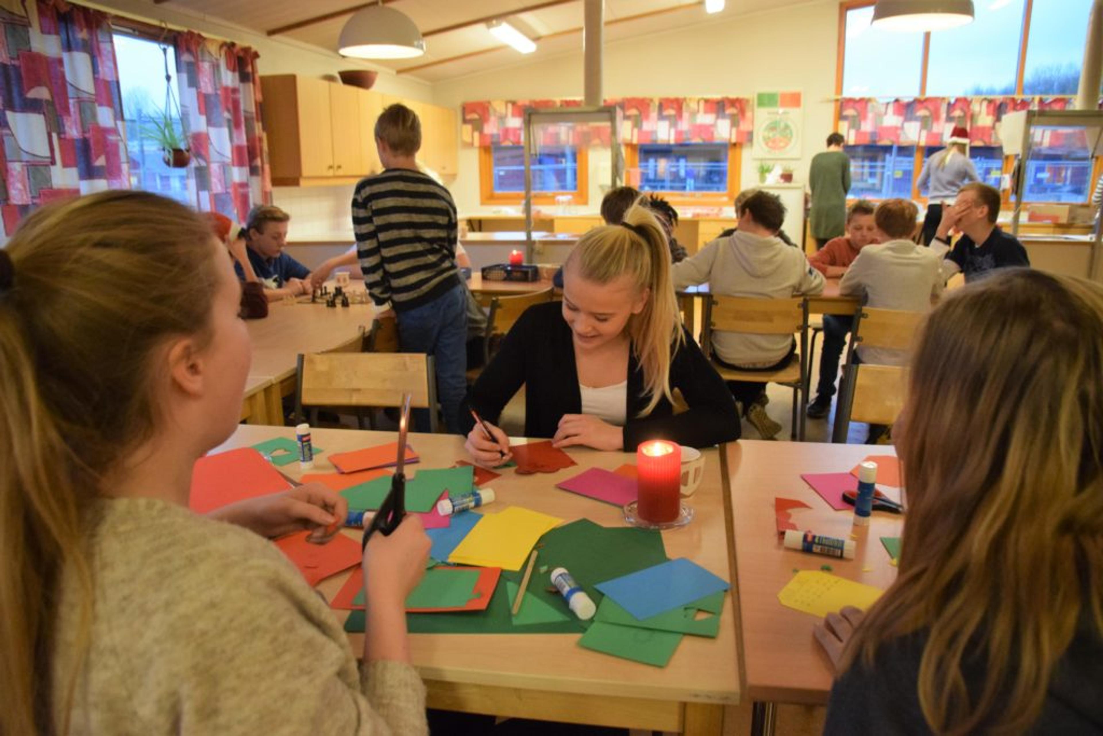 071216_julegaveinnsamling_revetal_ungdomsskole_4