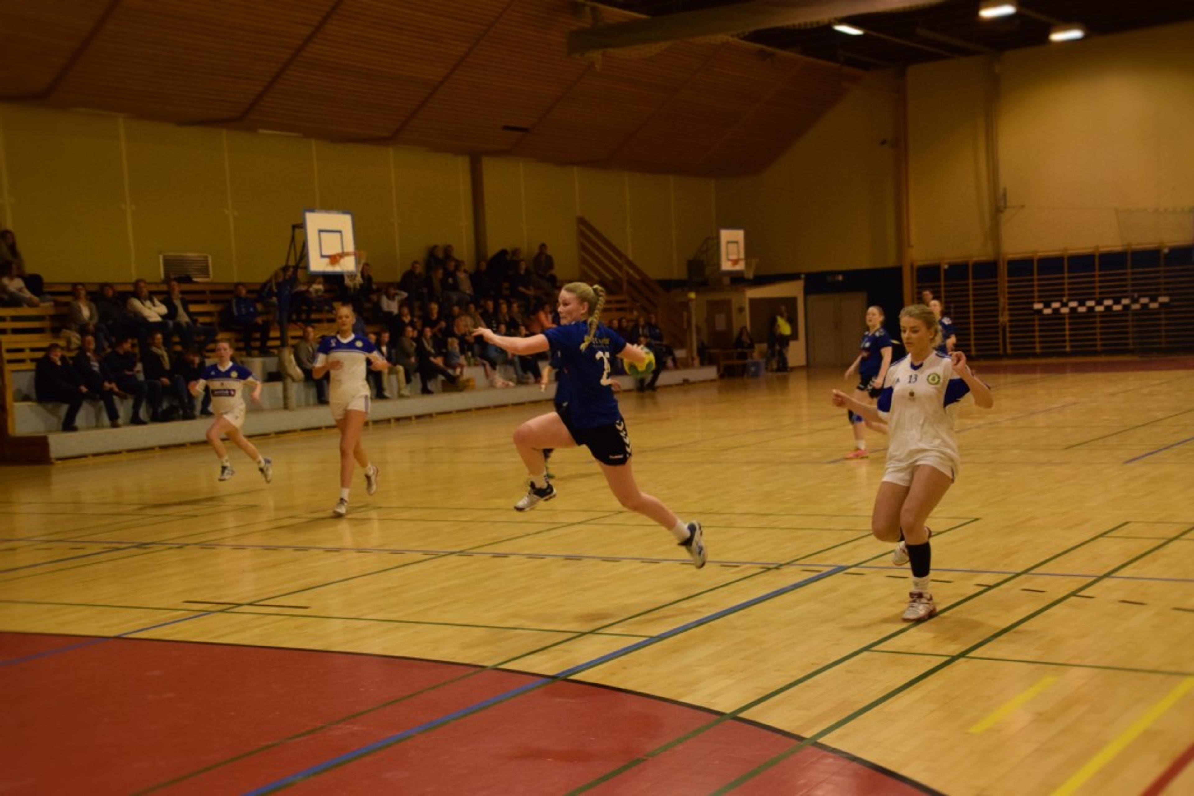 020416_HANDBALL-7.JPG