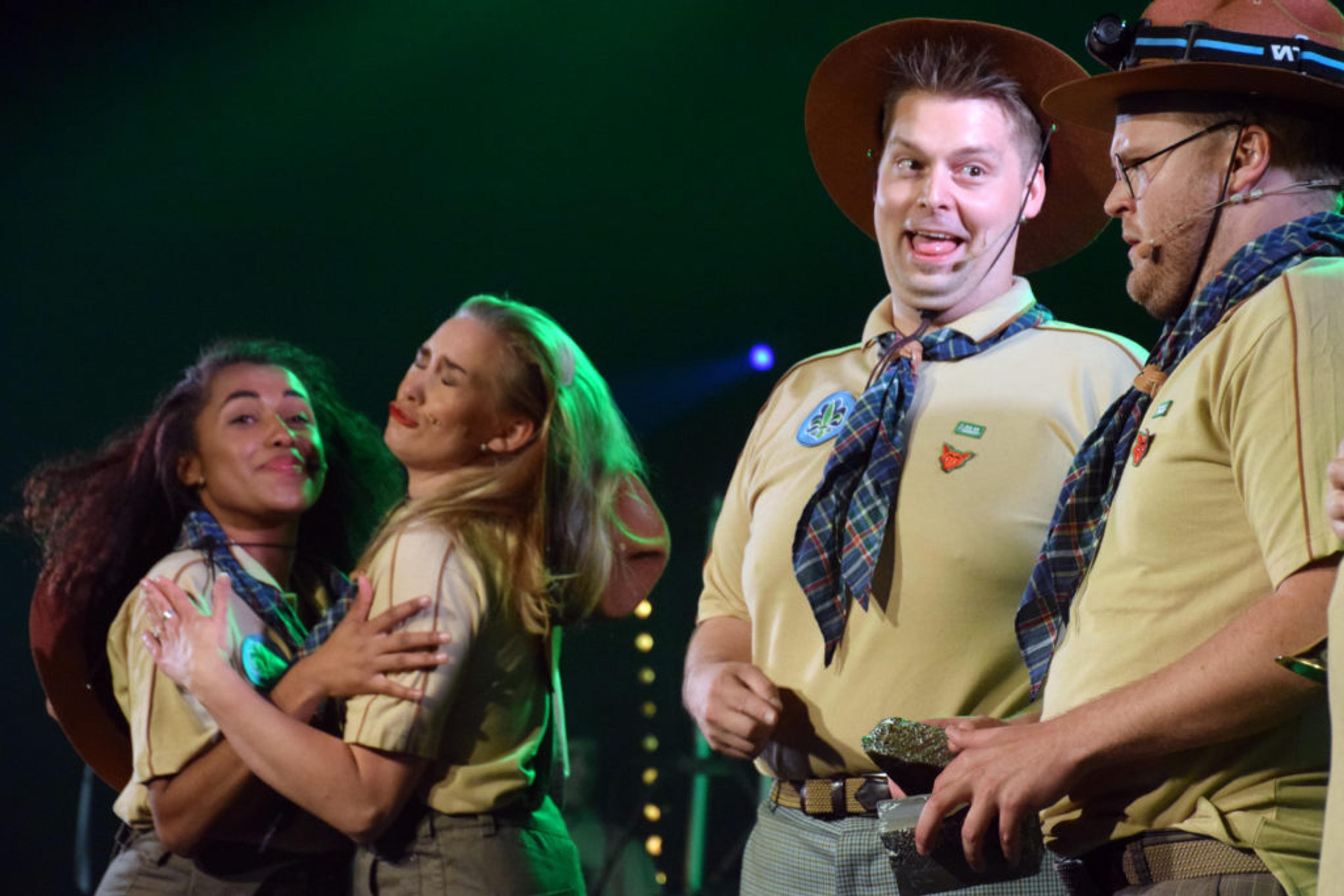 050616_HVALSOMMER_KATRINE_LID_ANDRE_KLAUSEN_9