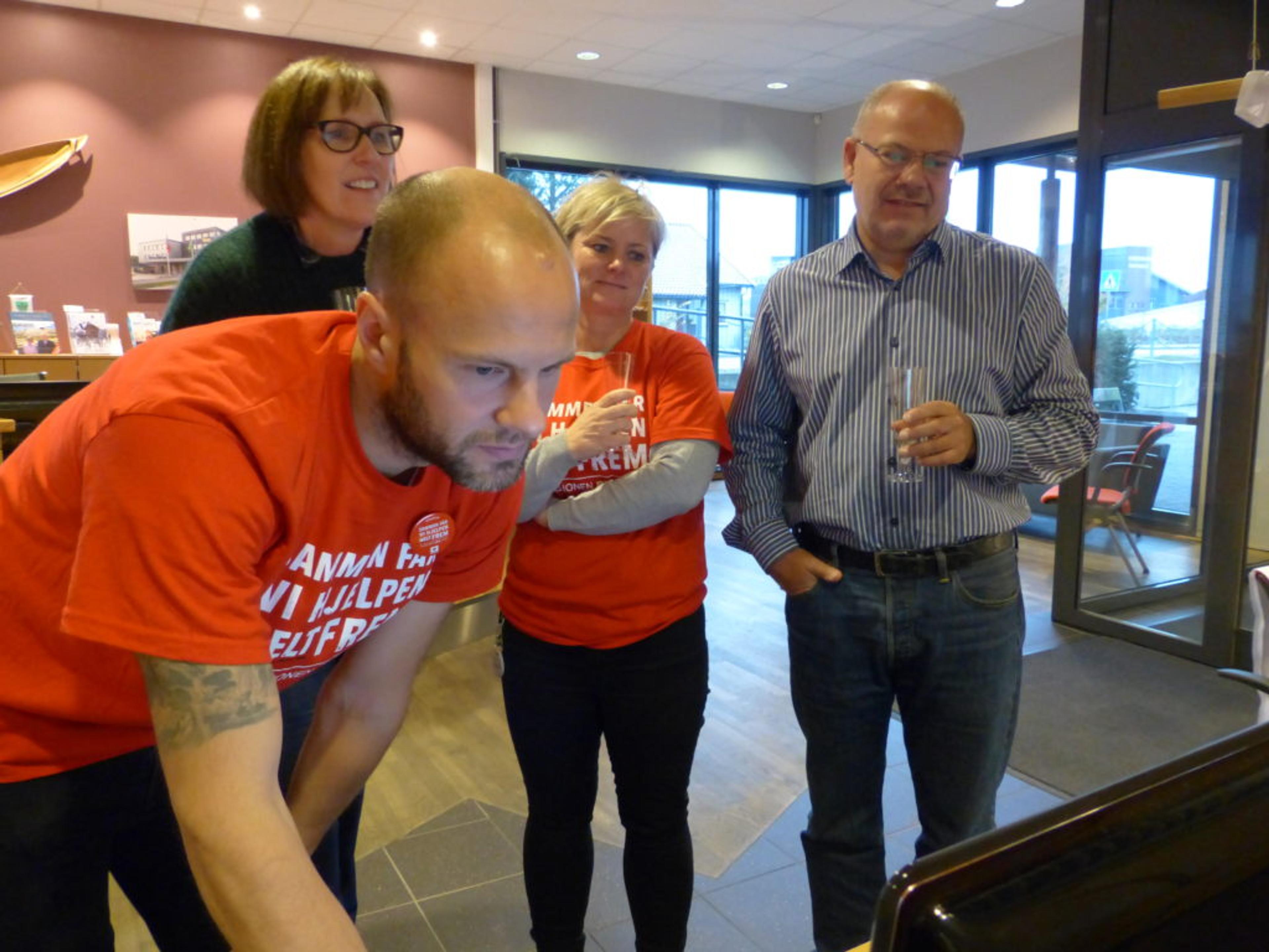 prosjektleder-kristian-ovretveit-viser-fram-den-nye-siden