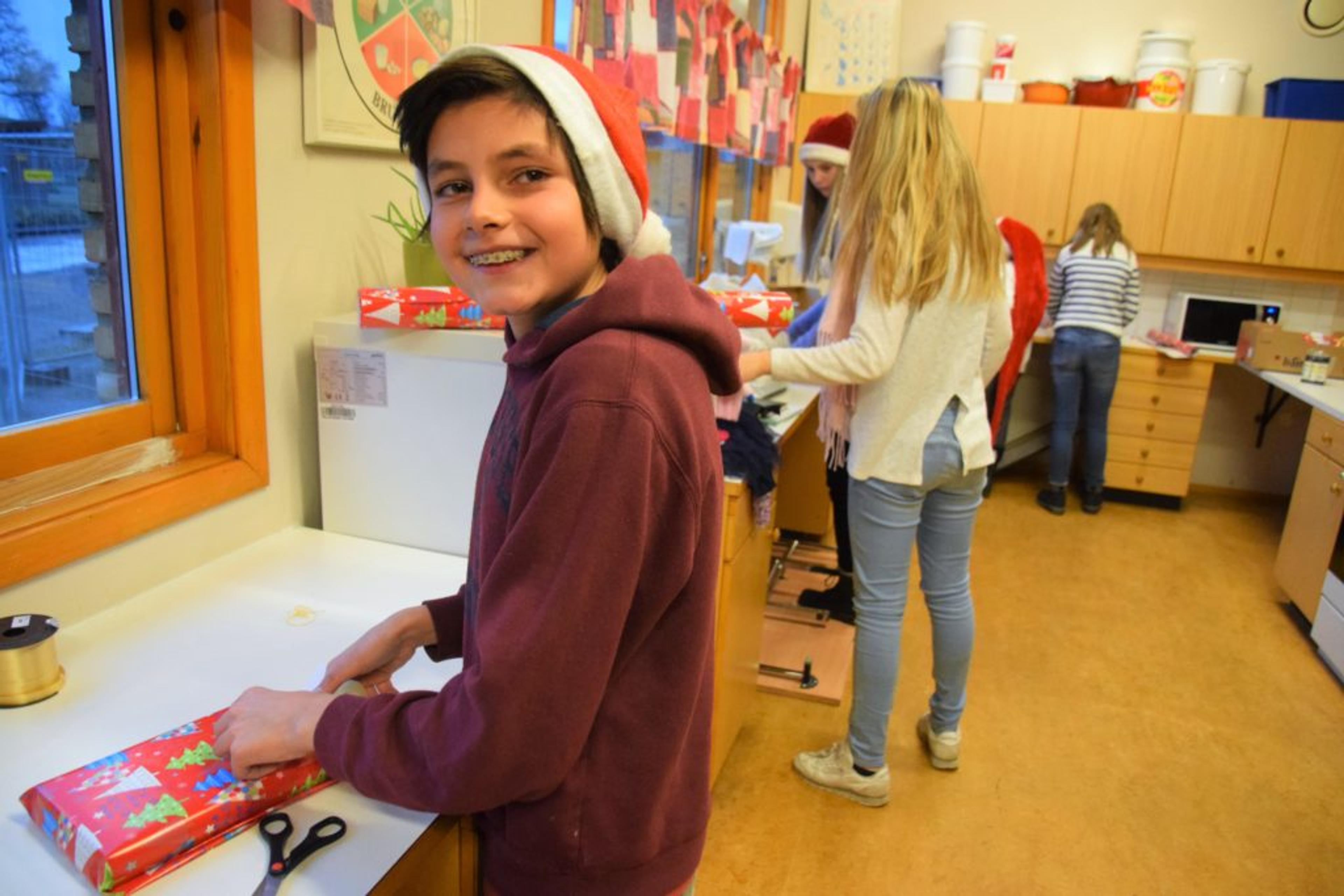 071216_julegaveinnsamling_revetal_ungdomsskole_6