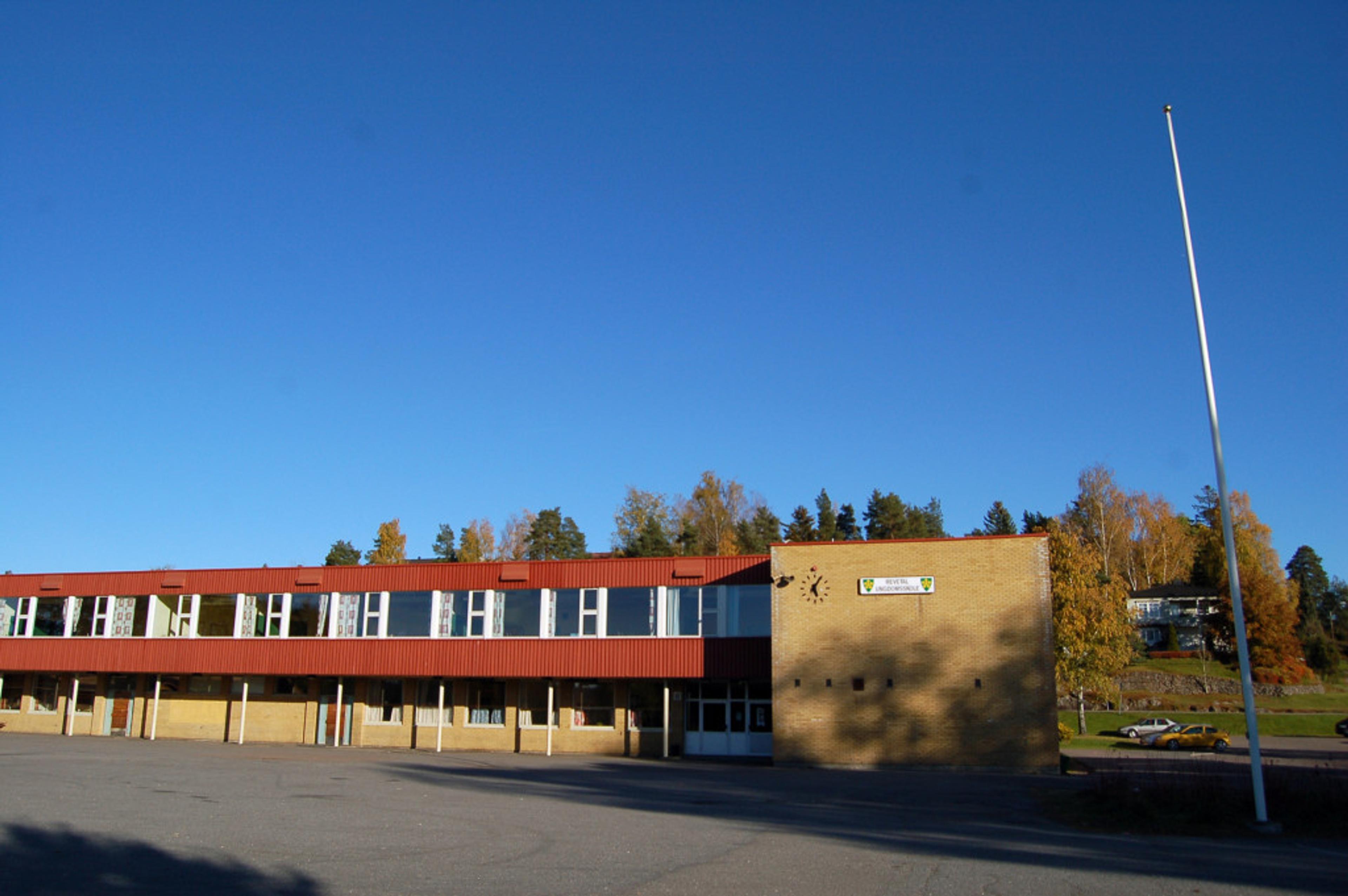 ReAvisa_RevetalUngdomsskole_flaggstangNett