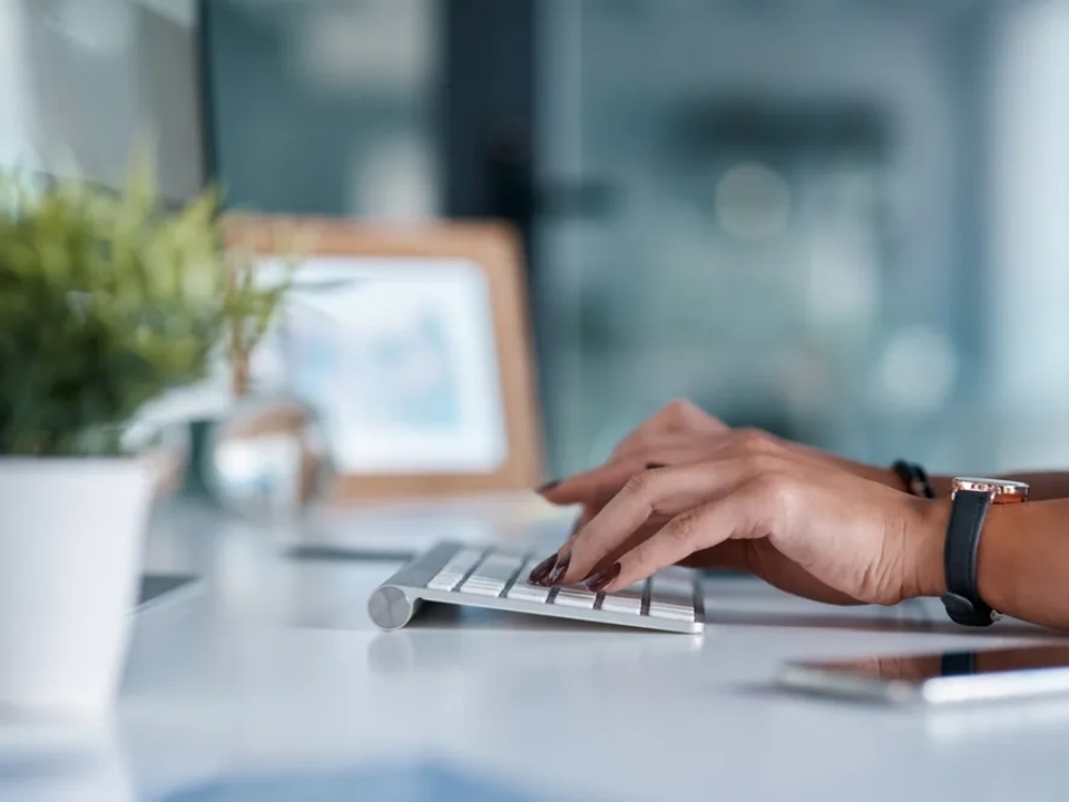 Persuasive Copywriting & Brand Voice