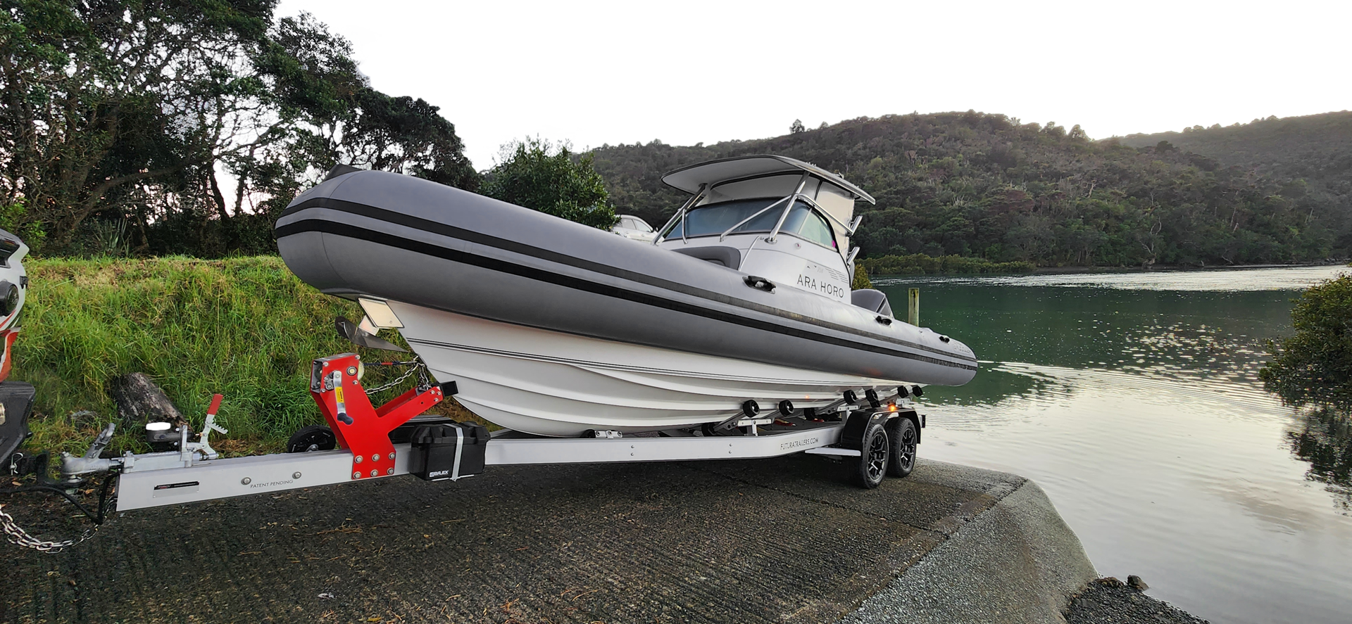 Futura T675-Q3-TW Boat Trailer with Smuggler boat loaded