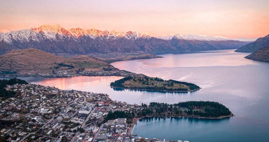 Queenstown & The Remarkables, from Skyline Gondola