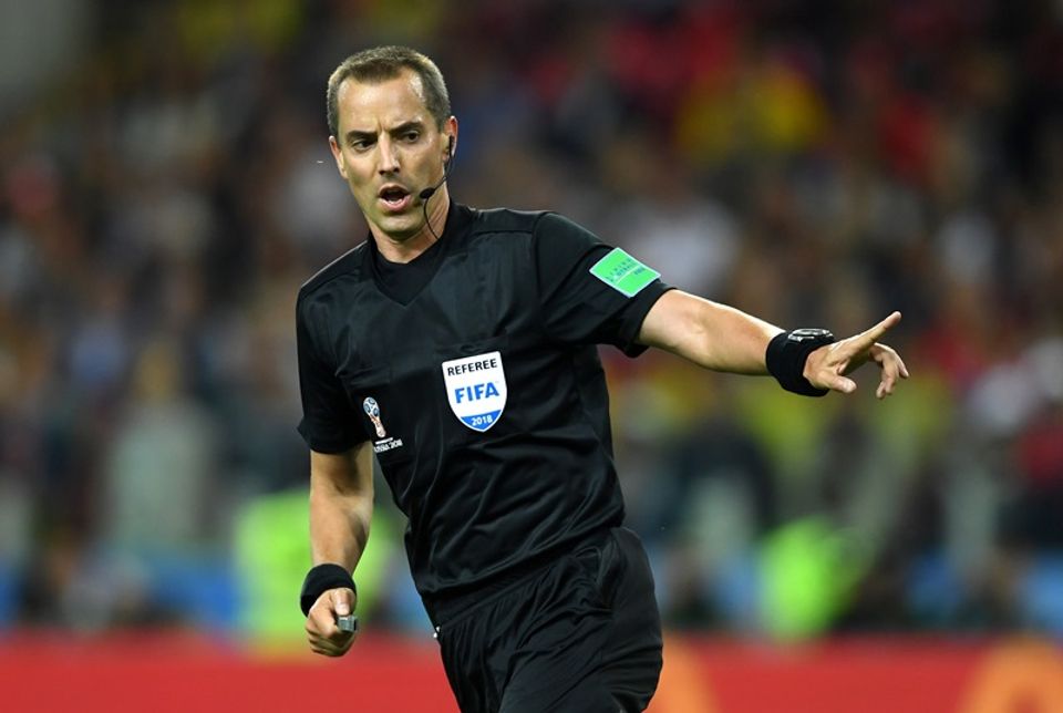 Referee Mark Geiger