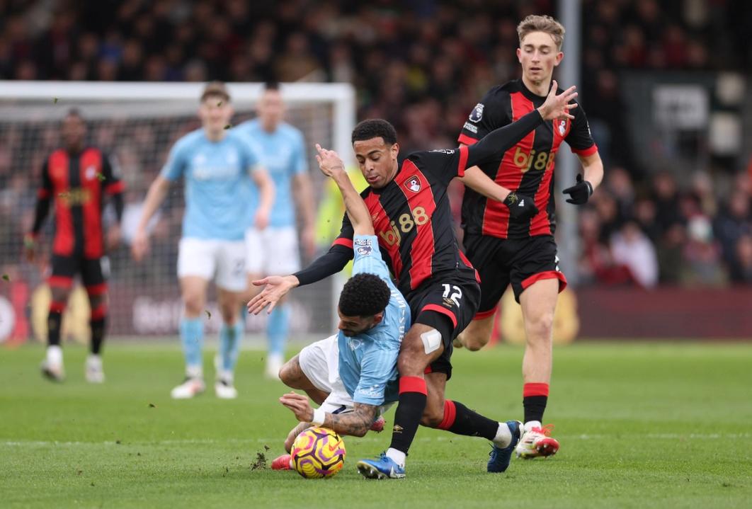 Tyler Adams goes for the ball for AFC Bournemouth