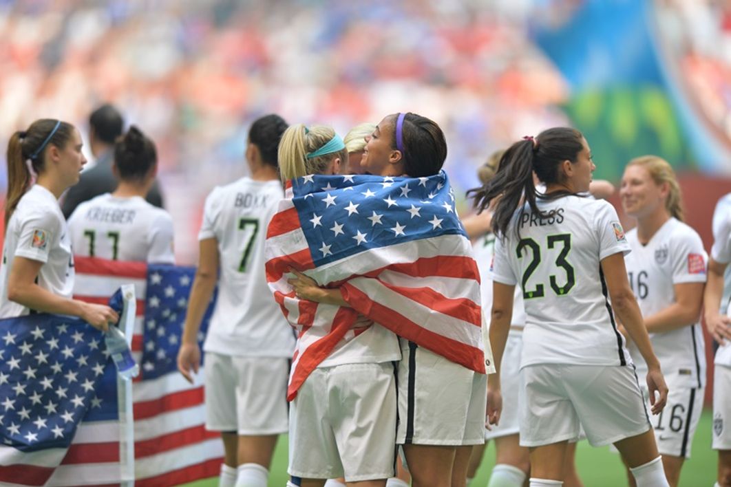 Julie Johnston, Sydney Leroux