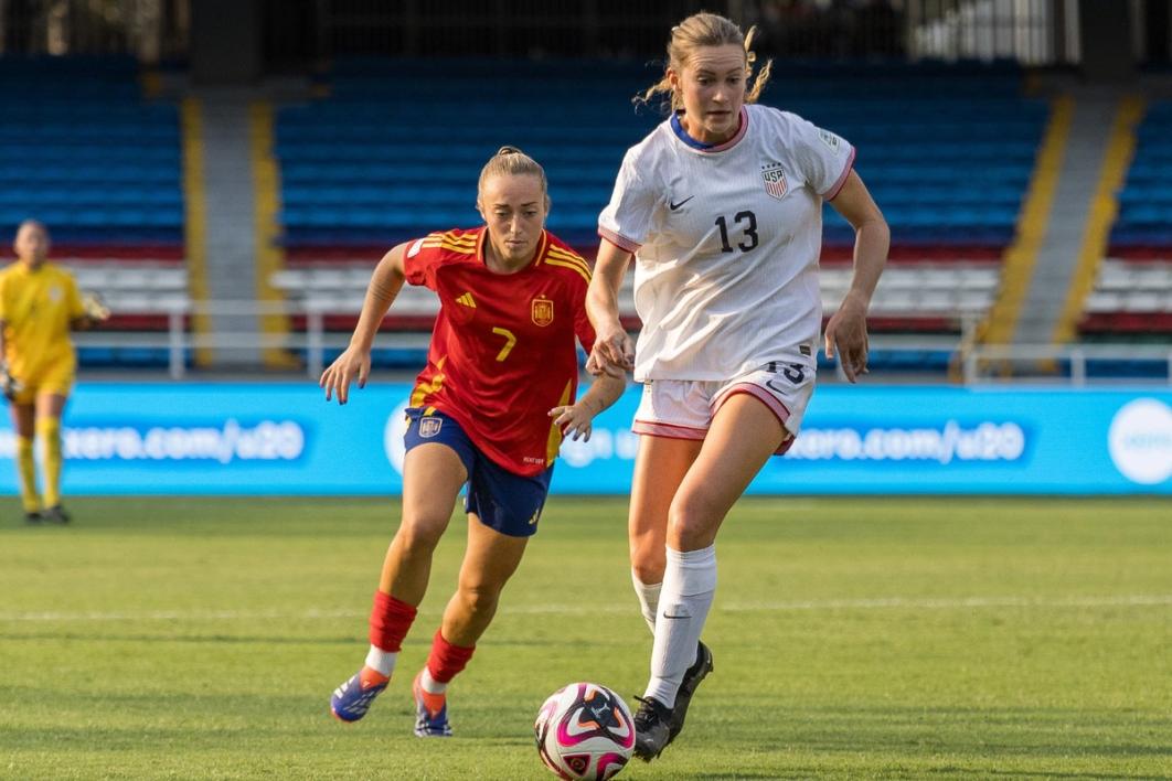 Leah Klenke dribbles the ball down the pitch against Spain​​​​‌﻿‍﻿​‍​‍‌‍﻿﻿‌﻿​‍‌‍‍‌‌‍‌﻿‌‍‍‌‌‍﻿‍​‍​‍​﻿‍‍​‍​‍‌﻿​﻿‌‍​‌‌‍﻿‍‌‍‍‌‌﻿‌​‌﻿‍‌​‍﻿‍‌‍‍‌‌‍﻿﻿​‍​‍​‍﻿​​‍​‍‌‍‍​‌﻿​‍‌‍‌‌‌‍‌‍​‍​‍​﻿‍‍​‍​‍‌‍‍​‌﻿‌​‌﻿‌​‌﻿​​‌﻿​﻿​﻿‍‍​‍﻿﻿​‍﻿﻿‌﻿‌‌‌﻿​﻿‌﻿​﻿‌‍‌‍​‍﻿‍‌﻿​﻿‌‍​‌‌‍﻿‍‌‍‍‌‌﻿‌​‌﻿‍‌​‍﻿‍‌﻿​﻿‌﻿‌​‌﻿‌‌‌‍‌​‌‍‍‌‌‍﻿﻿​‍﻿﻿‌‍‍‌‌‍﻿‍‌﻿‌​‌‍‌‌‌‍﻿‍‌﻿‌​​‍﻿﻿‌‍‌‌‌‍‌​‌‍‍‌‌﻿‌​​‍﻿﻿‌‍﻿‌‌‍﻿﻿‌‍‌​‌‍‌‌​﻿﻿‌‌﻿​​‌﻿​‍‌‍‌‌‌﻿​﻿‌‍‌‌‌‍﻿‍‌﻿‌​‌‍​‌‌﻿‌​‌‍‍‌‌‍﻿﻿‌‍﻿‍​﻿‍﻿‌‍‍‌‌‍‌​​﻿﻿‌​﻿‍​‌‍​﻿​﻿‌﻿​﻿‌‍‌‍​‌‌‍​﻿​﻿​​​﻿​‌​‍﻿‌​﻿‌‌‌‍​‍​﻿​﻿‌‍​‍​‍﻿‌​﻿‌​‌‍​‍​﻿​‌‌‍‌‍​‍﻿‌‌‍​‌​﻿‍‌​﻿‌​‌‍​‌​‍﻿‌​﻿​​‌‍​‌​﻿​﻿​﻿‌﻿‌‍‌‌‌‍​‍‌‍‌‍​﻿‌‍‌‍‌‌‌‍‌‍‌‍‌​‌‍​‍​﻿‍﻿‌﻿‌​‌﻿‍‌‌﻿​​‌‍‌‌​﻿﻿‌‌﻿​﻿‌﻿‌​‌‍﻿﻿‌﻿​‍‌﻿‍‌​﻿‍﻿‌﻿​​‌‍​‌‌﻿‌​‌‍‍​​﻿﻿‌‌‍​﻿‌‍﻿﻿‌‍﻿‍‌﻿‌​‌‍‌‌‌‍﻿‍‌﻿‌​​‍‌‌​﻿‌‌‌​​‍‌‌﻿﻿‌‍‍﻿‌‍‌‌‌﻿‍‌​‍‌‌​﻿​﻿‌​‌​​‍‌‌​﻿​﻿‌​‌​​‍‌‌​﻿​‍​﻿​‍​﻿‌‍​﻿‌‍​﻿​​‌‍​‍​﻿‌​​﻿‍​‌‍‌‌‌‍‌​​﻿​‌‌‍​‍​﻿‍​​﻿‌​​‍‌‌​﻿​‍​﻿​‍​‍‌‌​﻿‌‌‌​‌​​‍﻿‍‌‍‍‌‌‍﻿‌‌‍​‌‌‍‌﻿‌‍‌‌‌​‌​‌‍‌‌‌﻿​﻿‌‍‍﻿‌﻿‌​‌‍﻿﻿‌﻿​​​‍﻿‍‌‍​‌‌‍﻿​‌﻿‌​​﻿﻿﻿‌‍​‍‌‍​‌‌﻿​﻿‌‍‌‌‌‌‌‌‌﻿​‍‌‍﻿​​﻿﻿‌‌‍‍​‌﻿‌​‌﻿‌​‌﻿​​‌﻿​﻿​‍‌‌​﻿​﻿‌​​‌​‍‌‌​﻿​‍‌​‌‍​‍‌‌​﻿​‍‌​‌‍‌﻿‌‌‌﻿​﻿‌﻿​﻿‌‍‌‍​‍﻿‍‌﻿​﻿‌‍​‌‌‍﻿‍‌‍‍‌‌﻿‌​‌﻿‍‌​‍﻿‍‌﻿​﻿‌﻿‌​‌﻿‌‌‌‍‌​‌‍‍‌‌‍﻿﻿​‍‌‍‌‍‍‌‌‍‌​​﻿﻿‌​﻿‍​‌‍​﻿​﻿‌﻿​﻿‌‍‌‍​‌‌‍​﻿​﻿​​​﻿​‌​‍﻿‌​﻿‌‌‌‍​‍​﻿​﻿‌‍​‍​‍﻿‌​﻿‌​‌‍​‍​﻿​‌‌‍‌‍​‍﻿‌‌‍​‌​﻿‍‌​﻿‌​‌‍​‌​‍﻿‌​﻿​​‌‍​‌​﻿​﻿​﻿‌﻿‌‍‌‌‌‍​‍‌‍‌‍​﻿‌‍‌‍‌‌‌‍‌‍‌‍‌​‌‍​‍​‍‌‍‌﻿‌​‌﻿‍‌‌﻿​​‌‍‌‌​﻿﻿‌‌﻿​﻿‌﻿‌​‌‍﻿﻿‌﻿​‍‌﻿‍‌​‍‌‍‌﻿​​‌‍​‌‌﻿‌​‌‍‍​​﻿﻿‌‌‍​﻿‌‍﻿﻿‌‍﻿‍‌﻿‌​‌‍‌‌‌‍﻿‍‌﻿‌​​‍‌‌​﻿‌‌‌​​‍‌‌﻿﻿‌‍‍﻿‌‍‌‌‌﻿‍‌​‍‌‌​﻿​﻿‌​‌​​‍‌‌​﻿​﻿‌​‌​​‍‌‌​﻿​‍​﻿​‍​﻿‌‍​﻿‌‍​﻿​​‌‍​‍​﻿‌​​﻿‍​‌‍‌‌‌‍‌​​﻿​‌‌‍​‍​﻿‍​​﻿‌​​‍‌‌​﻿​‍​﻿​‍​‍‌‌​﻿‌‌‌​‌​​‍﻿‍‌‍‍‌‌‍﻿‌‌‍​‌‌‍‌﻿‌‍‌‌‌​‌​‌‍‌‌‌﻿​﻿‌‍‍﻿‌﻿‌​‌‍﻿﻿‌﻿​​​‍﻿‍‌‍​‌‌‍﻿​‌﻿‌​​‍​‍‌﻿﻿‌