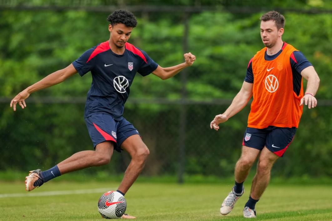 Two members of the CP Men's National Team at training