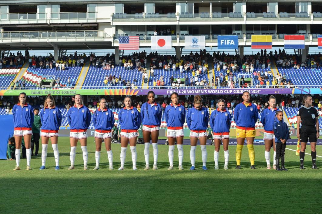 U-20 WYNT lines up before a match