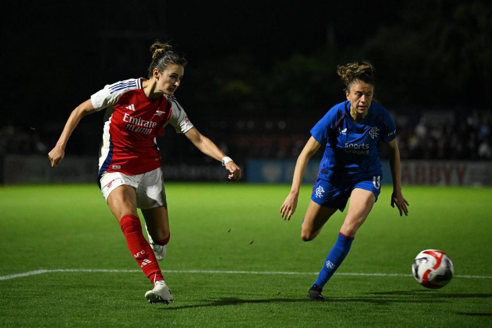 Emily Fox defends in the box for Arsenal