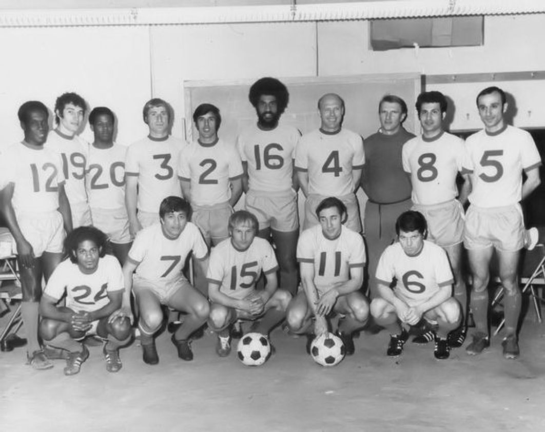 The 1971 NY Cosmos – with five players in that year’s U.S. Open Cup-winning NY Hota