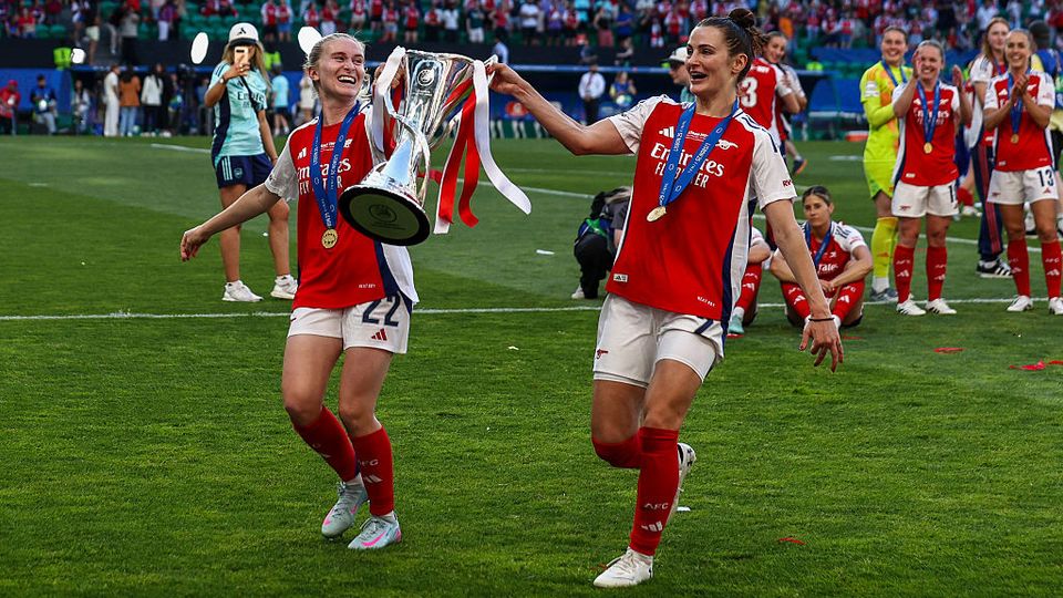 Emily Fox raises UWCL trophy