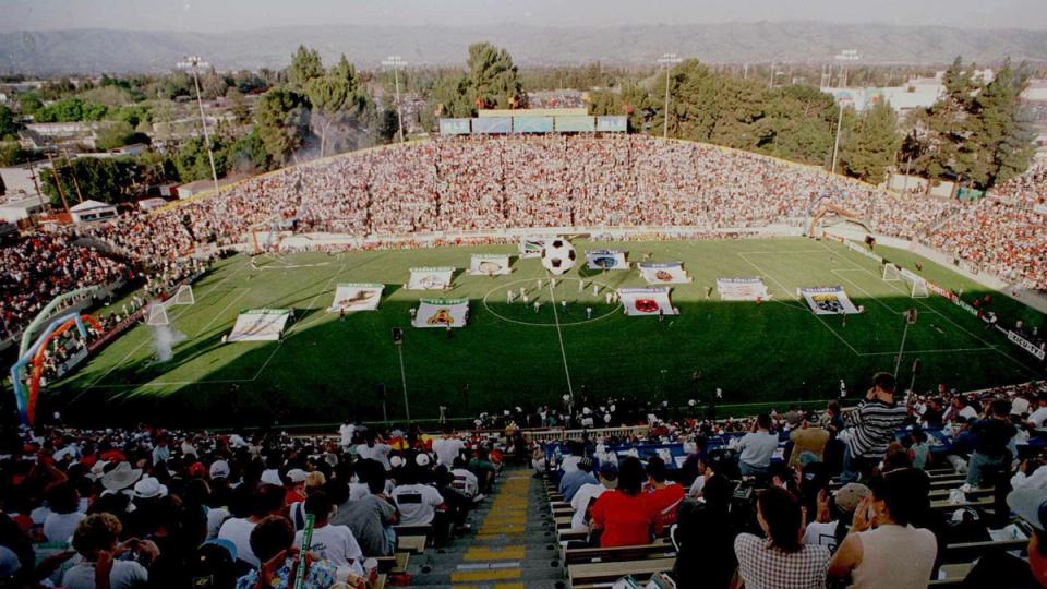 26 USMNT Moments, Past to Present: A League Is Born