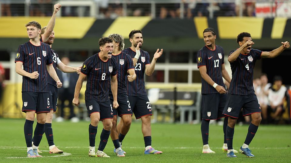 USMNT celebrates vs. Costa Rica