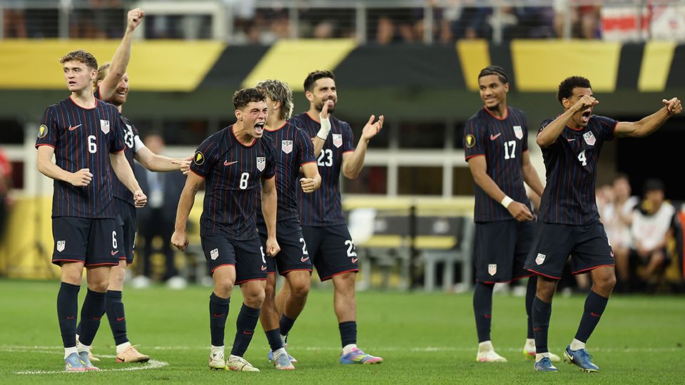 USMNT celebrates vs. Costa Rica