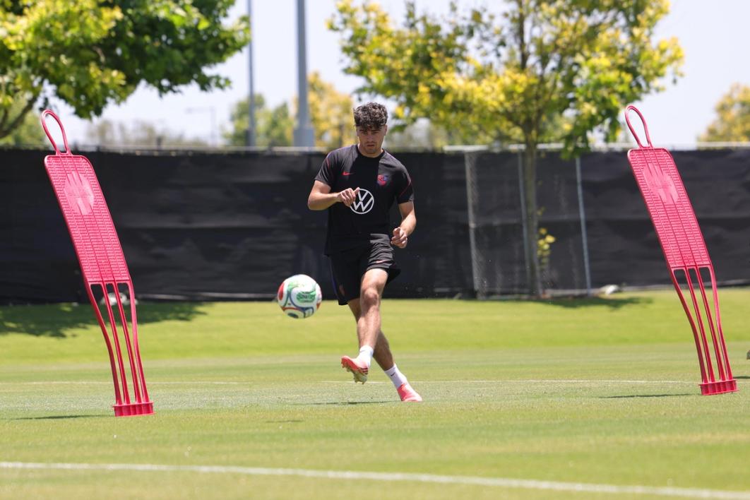 Midfielder Gio Reyna during training