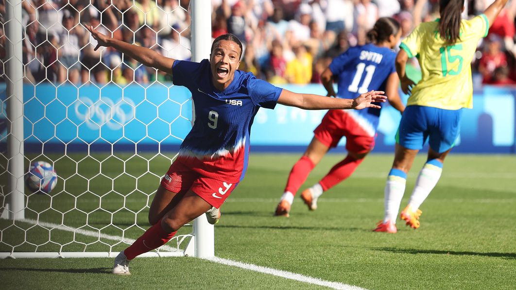 USWNT forward Mallory Swanson