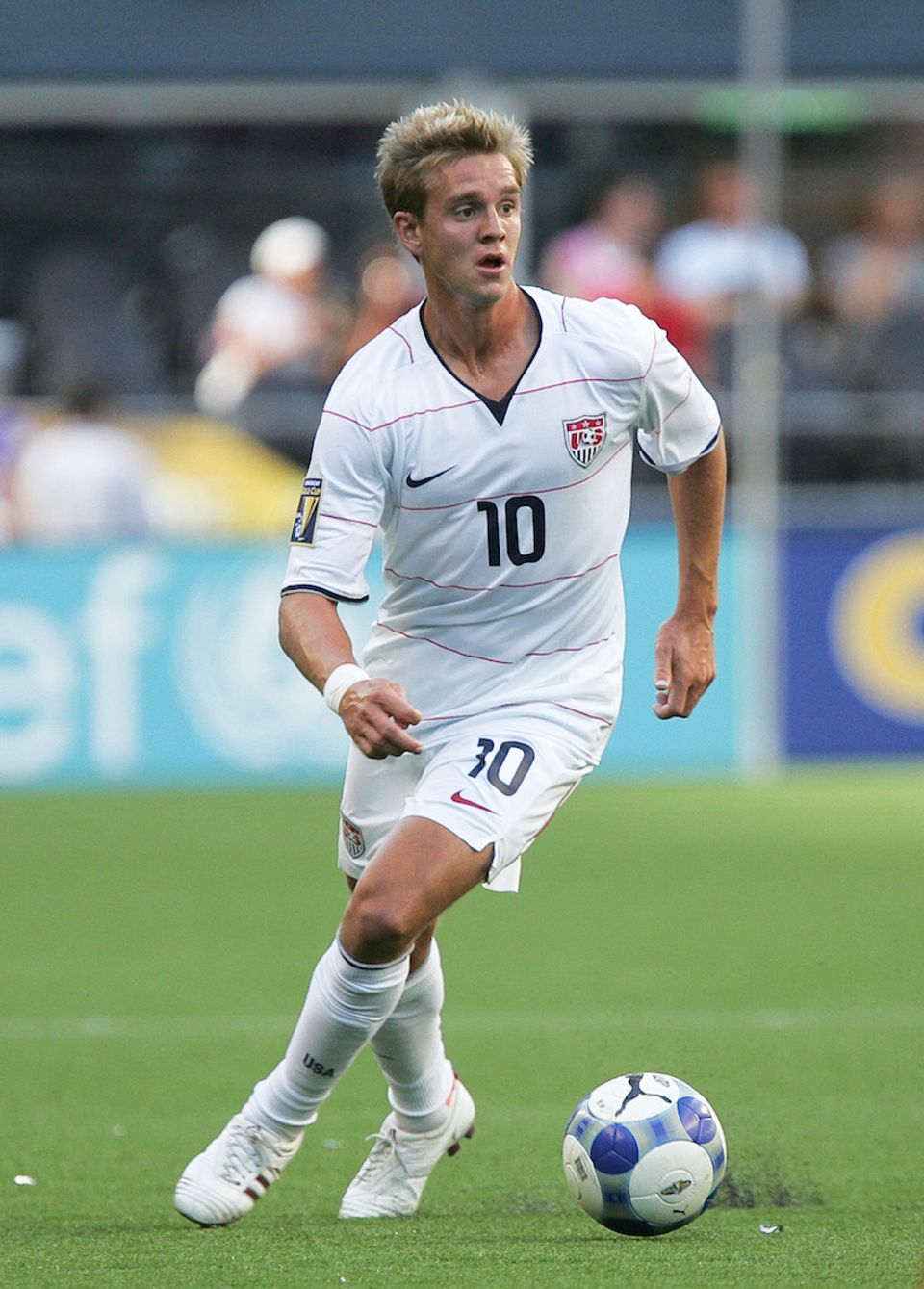 MNT - Stuart Holden