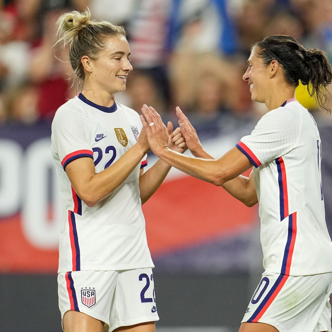 USWNT REWIND: Heath Debuts for Arsenal, NWSL Playoff Race Heats Up