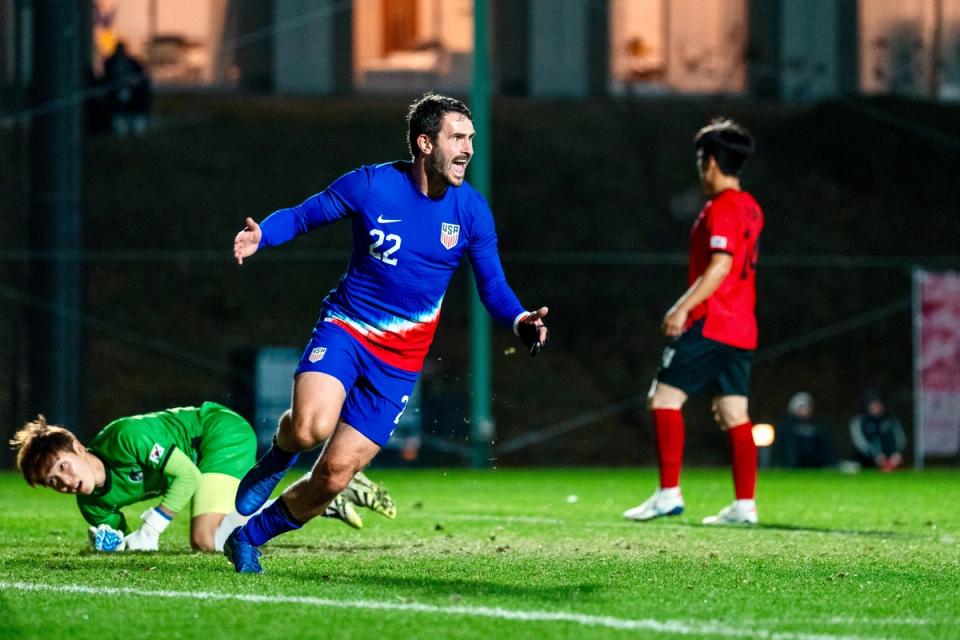 Deaf MNT forward Mike Schmid