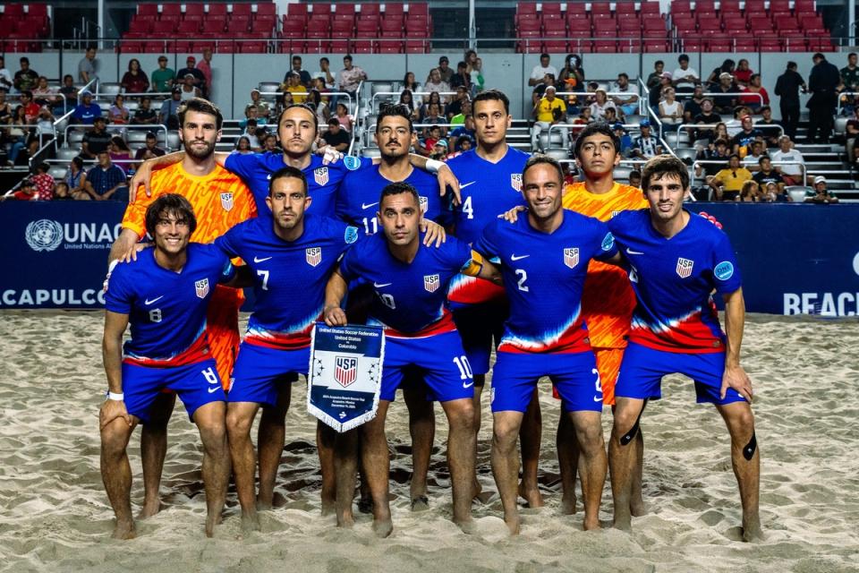 The US Beach MNT before a match