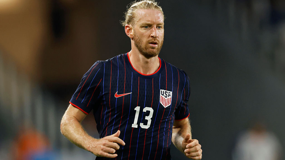 Tim Ream running