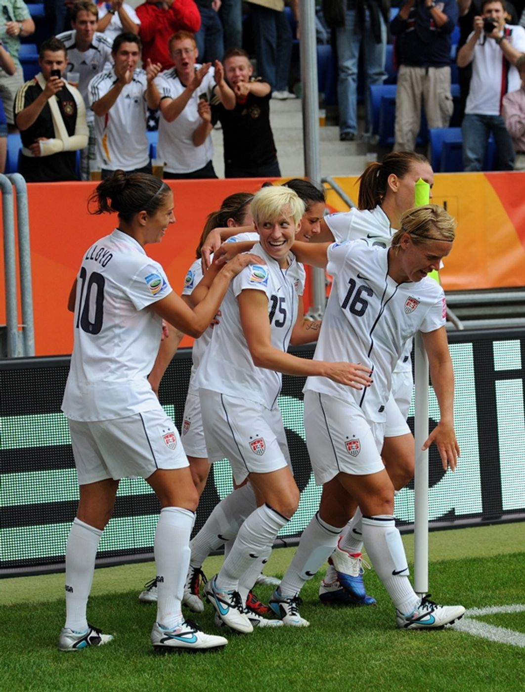 Megan Rapinoe, Carli Lloyd, Lori Lindsey