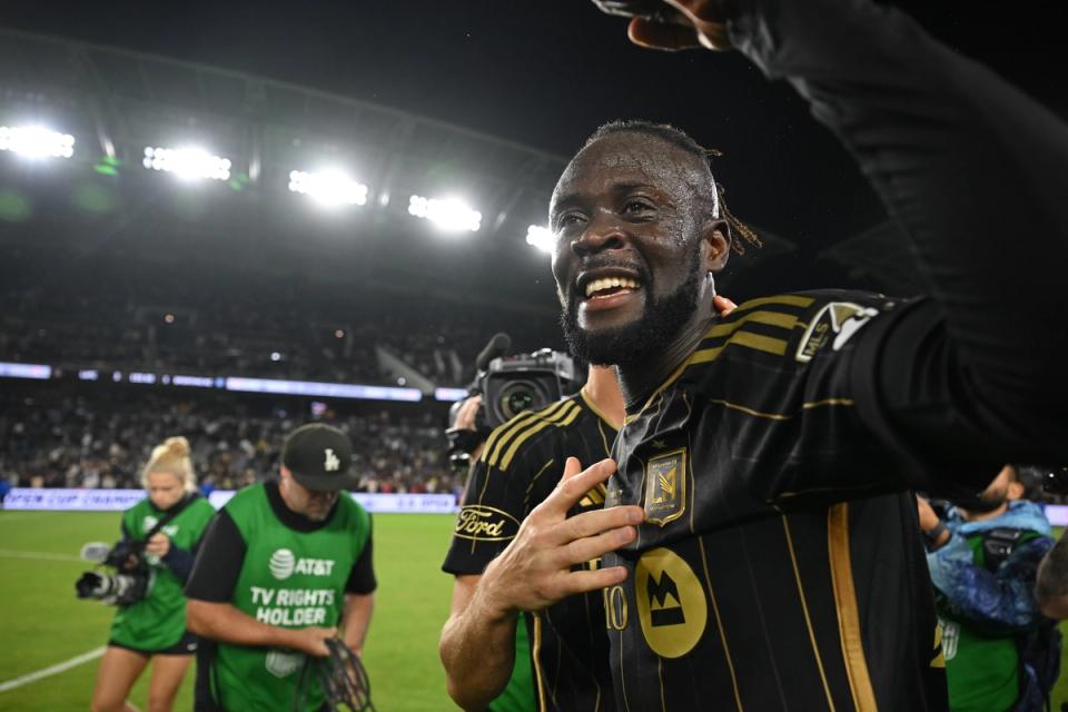 Kei Kamara raises his fist in the air after the 2024 U.S. Open Cup Final in LA