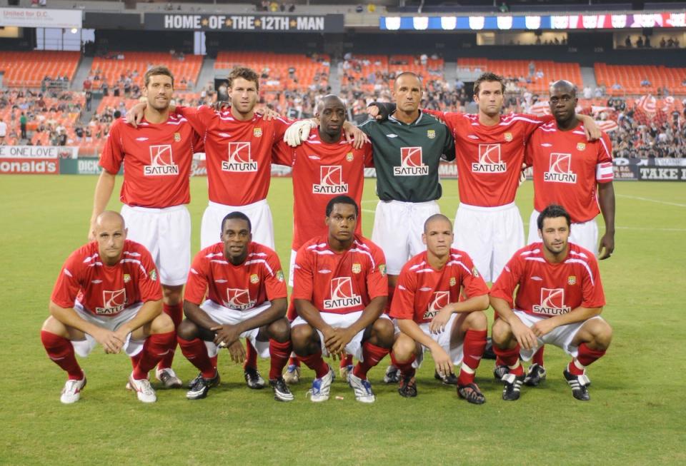 The 2008 Charleston Battery Starting 11 midfield before a match
