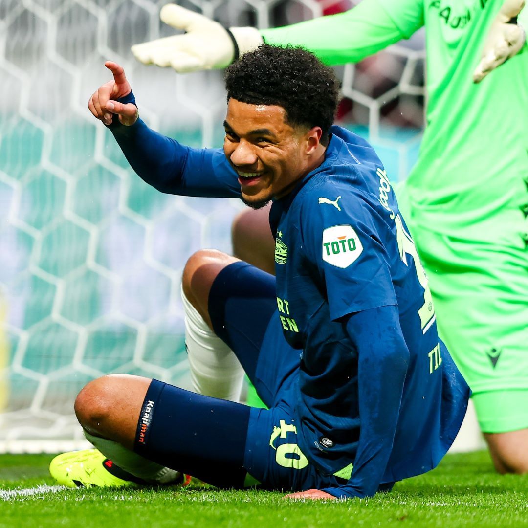 USMNT REWIND: Tillman Dominates in PSV Romp and More From Around the Globe