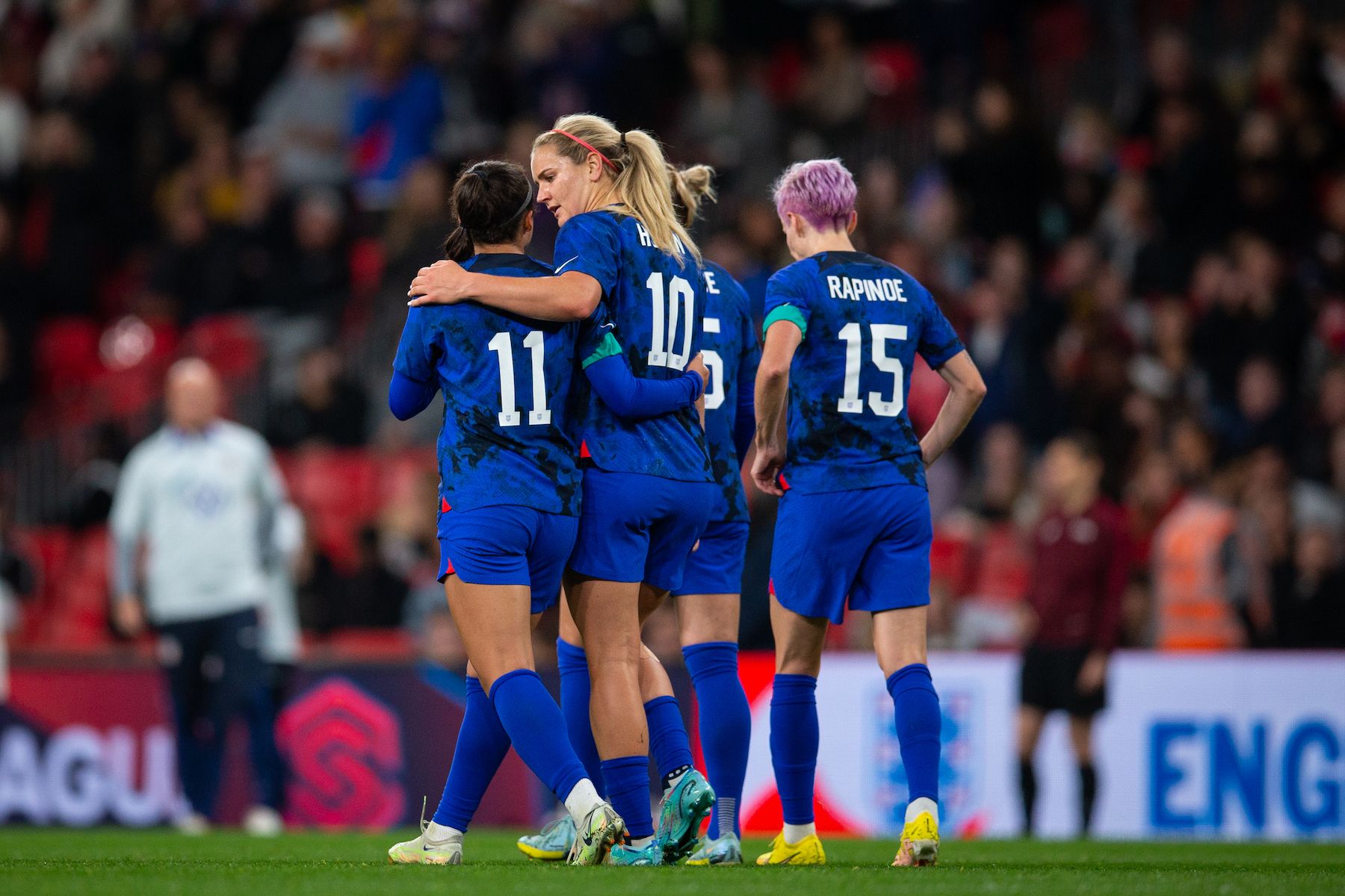 BEHIND THE CREST USWNT Takes on England at Wembley