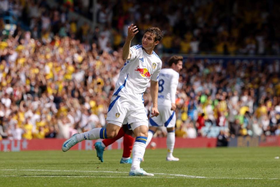 Brendan Aaronson celebrates with Leeds United