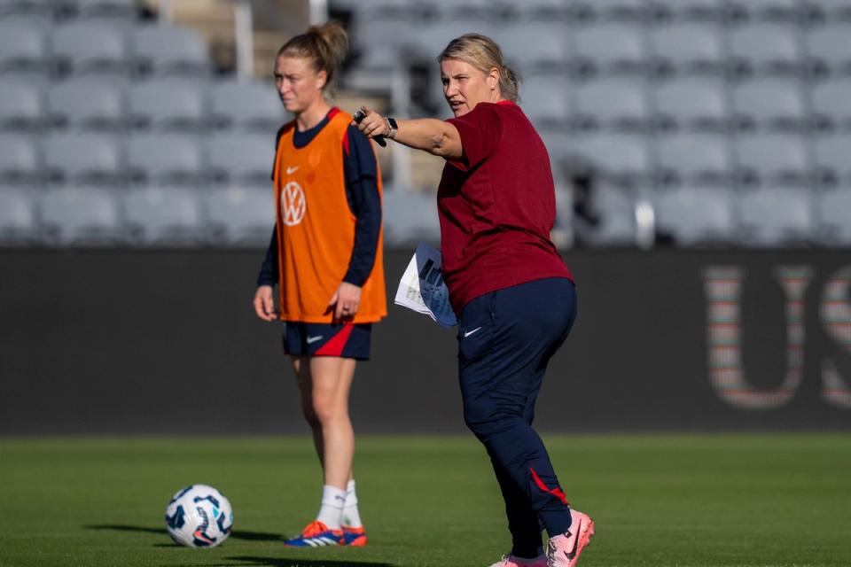 Emma Hayes coaches up the USWNT at a training session