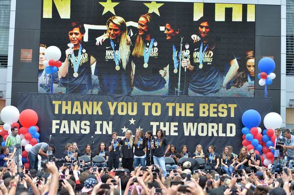 Meghan Klingenberg, Becky Sauerbrunn, Julie Johnston, Ali Krieger, Hope Solo