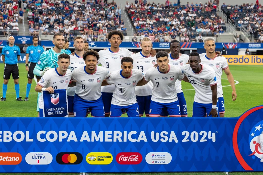 Team photo during Copa America between the United States and Boliva (Photo by Matthew Visinsky/Icon Sportswire via Getty Images)