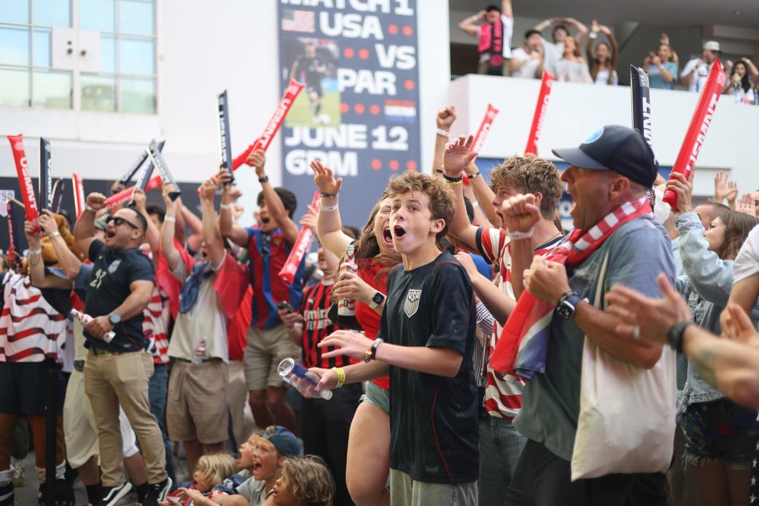 U.S. fans celebrate the United States victory over Paraguay at the U.S. Soccer House in Venice Beach (Photo by Luiza Moraes/USSF/Getty Images)