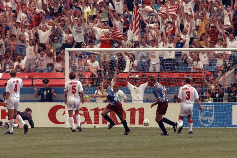 Eric Wynalda scores off a free kick in 1-1 draw against Switzerland