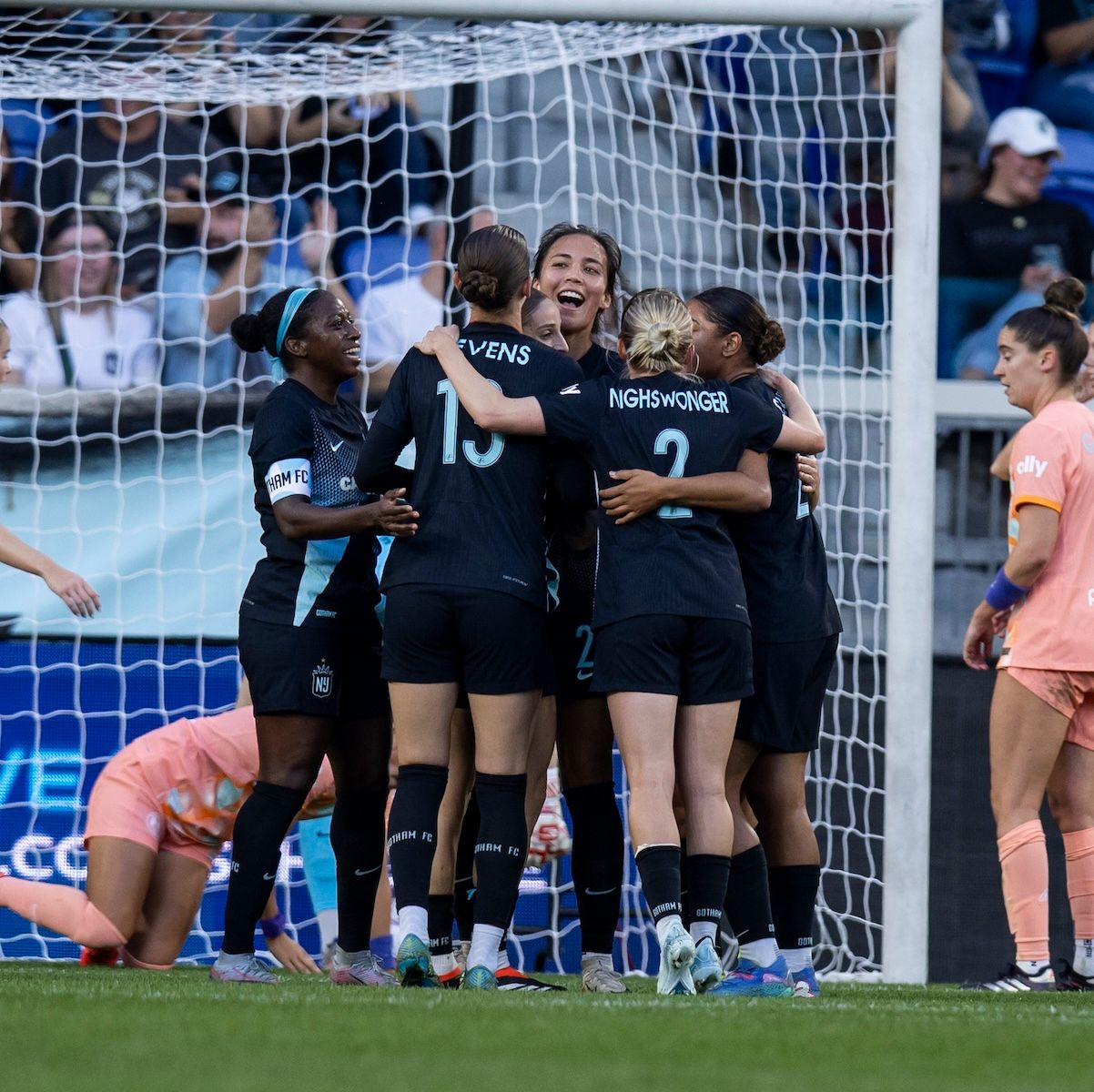 USWNT REWIND: Americans Score in Champions League Play, Final Berths to NWSL Postseason Still on the Line Heading Into International Window